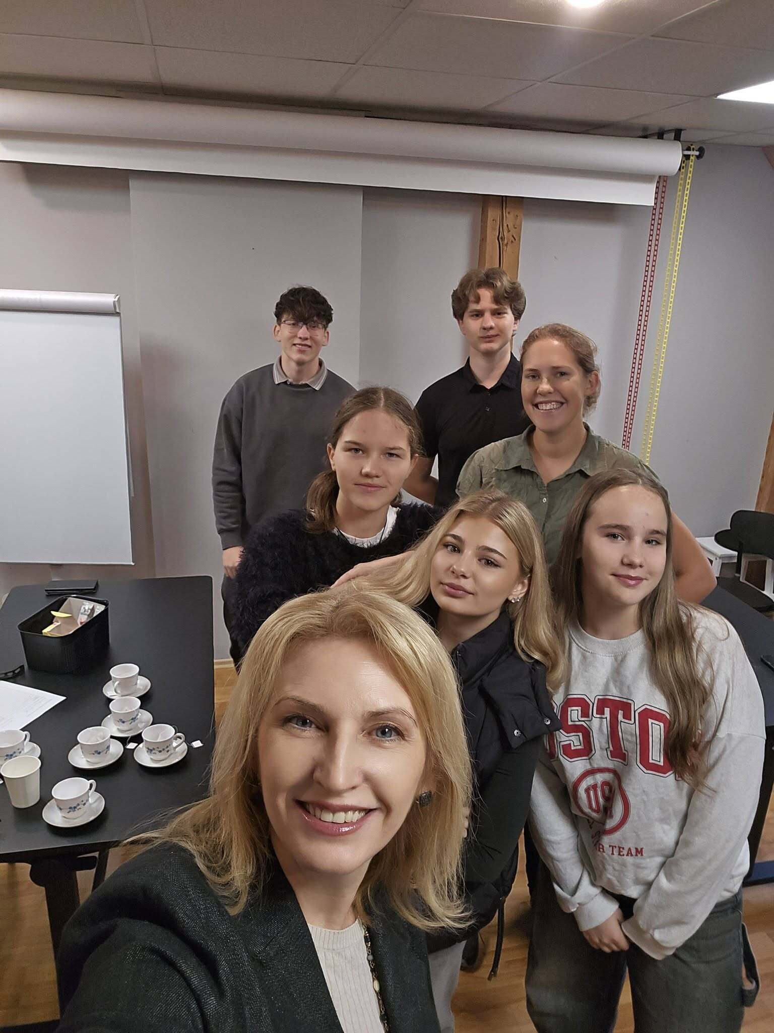 Viesojos VisLatvijas tālmācības vidusskolā